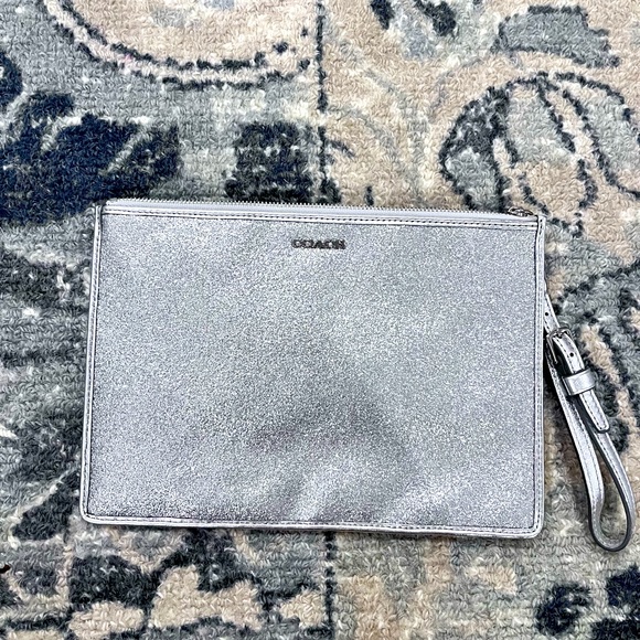 Coach clutch - Picture 1 of 4